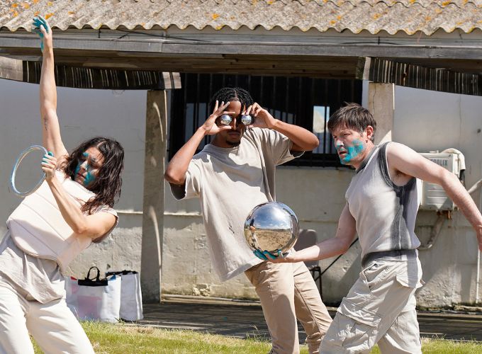 Photo_du_spectacle_Vouar_de_Futur_Immoral Photo_du_spectacle_Vouar_de_Futur_Immoral